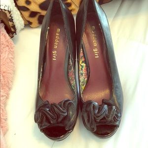 Madden girl 6.5 peep toe heels black